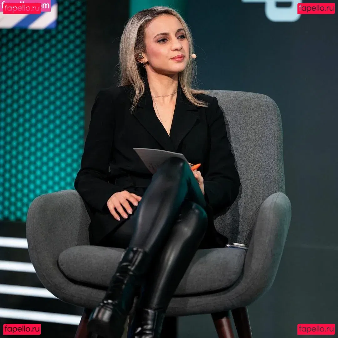 laure_bv Onlyfans Photo Gallery 