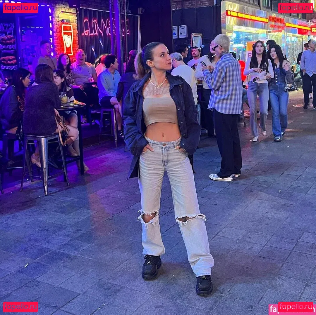 laure_bv Onlyfans Photo Gallery 