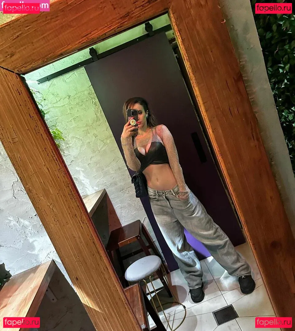 laure_bv Onlyfans Photo Gallery 