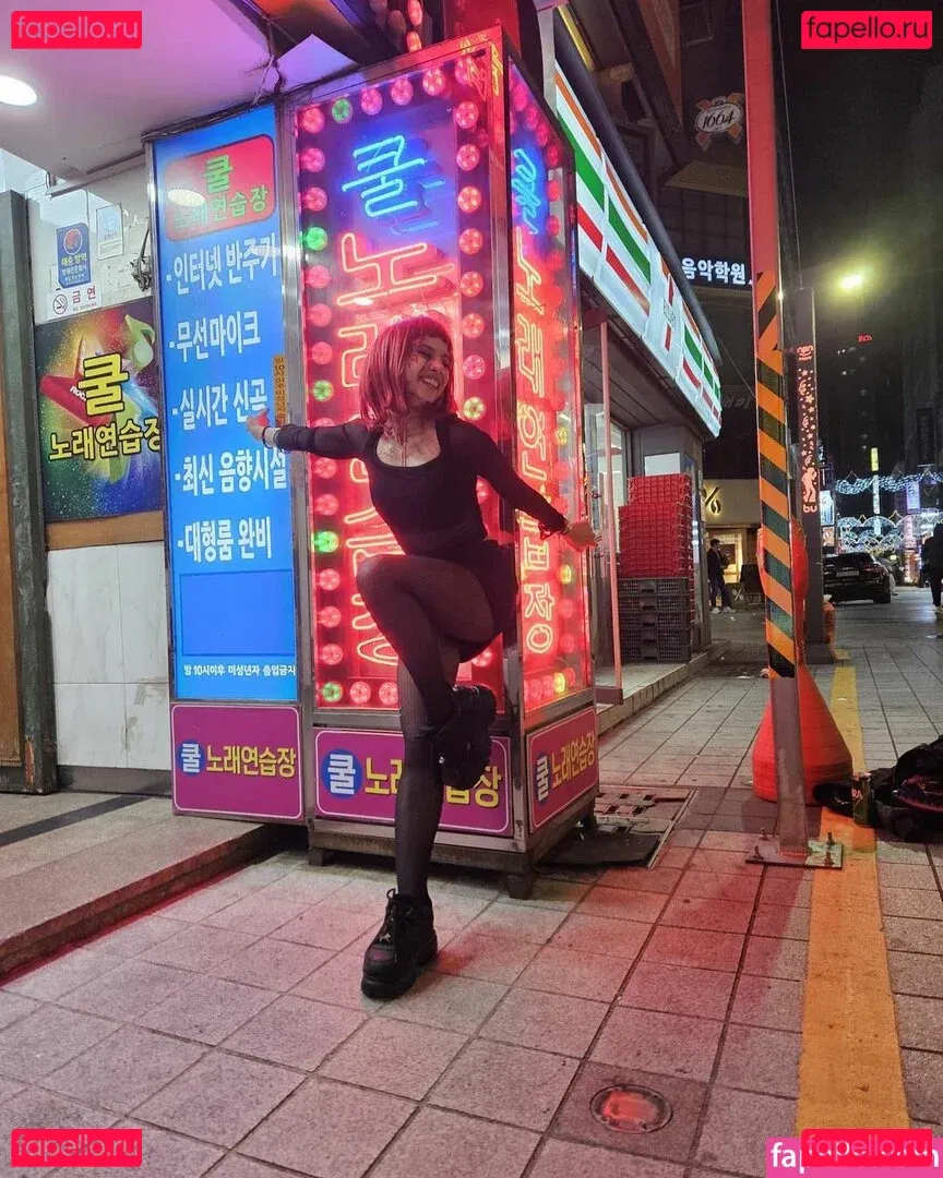 laure_bv Onlyfans Photo Gallery 