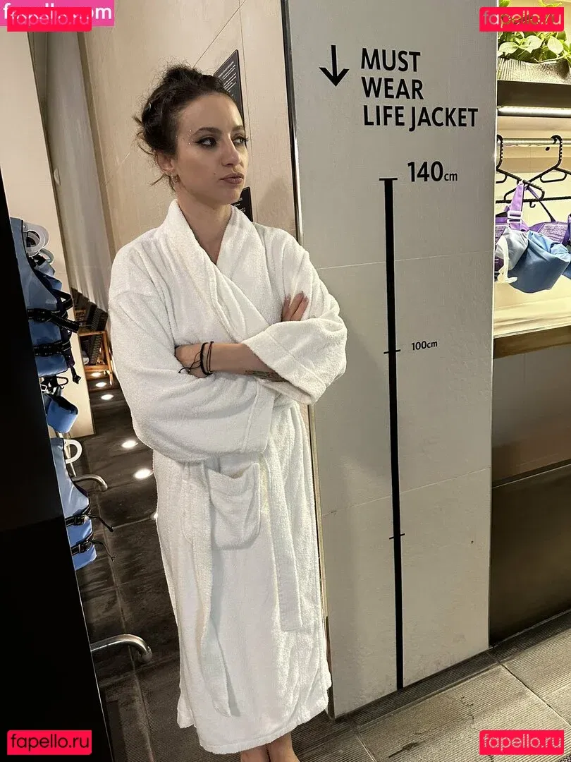 laure_bv Onlyfans Photo Gallery 