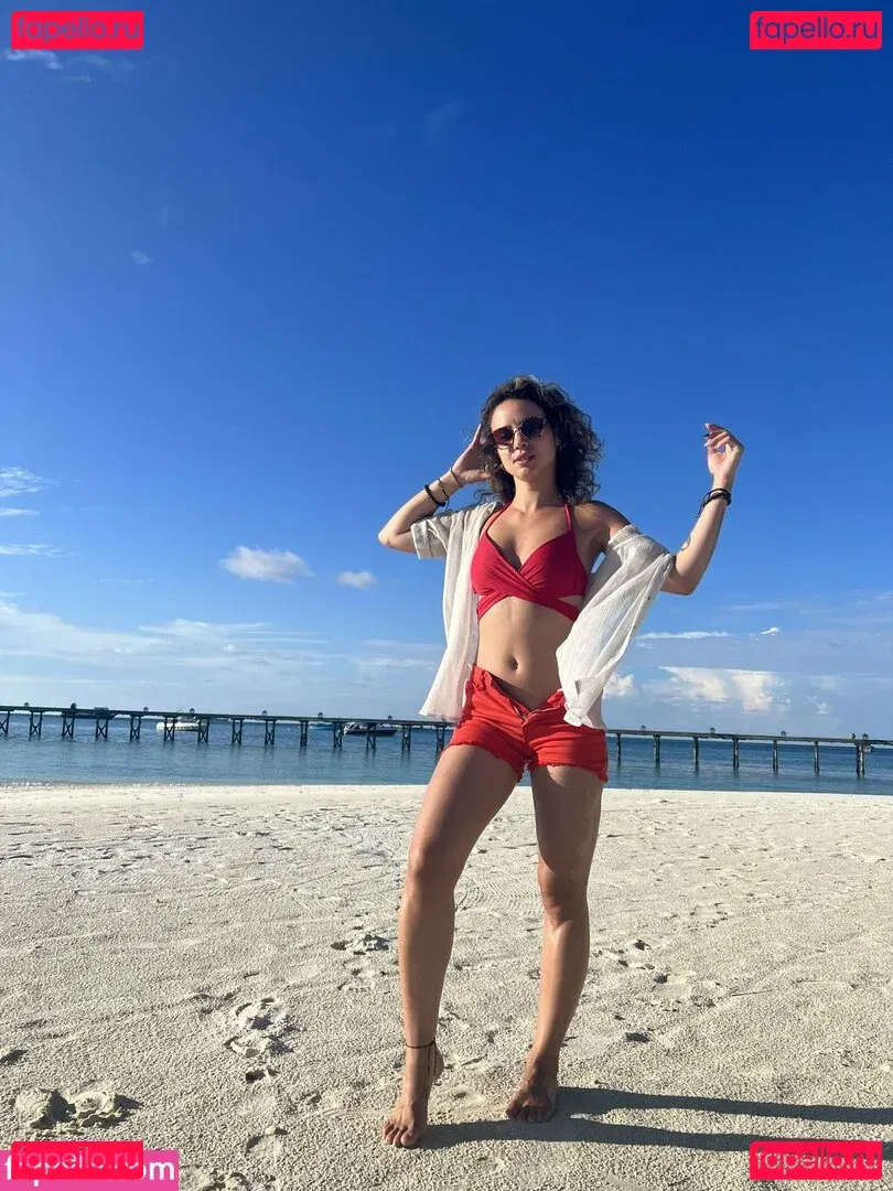 laure_bv Onlyfans Photo Gallery 