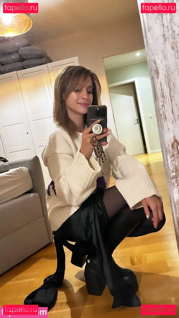 laure_bv Onlyfans Photo Gallery 