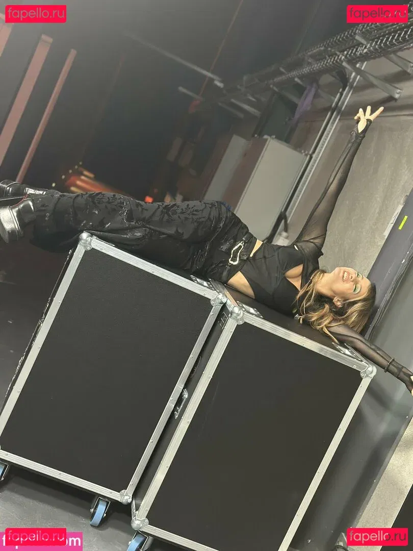 laure_bv Onlyfans Photo Gallery 