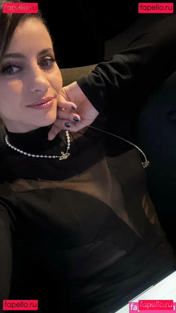 laure_bv Onlyfans Photo Gallery 