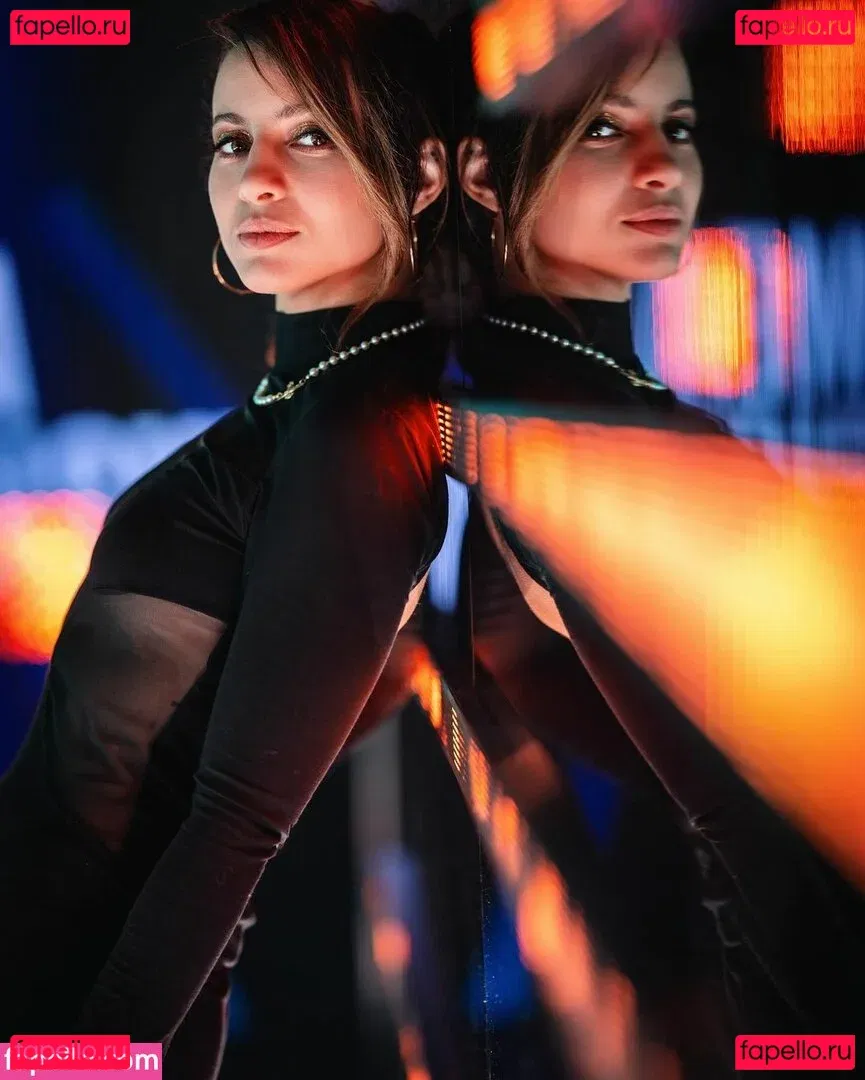 laure_bv Onlyfans Photo Gallery 