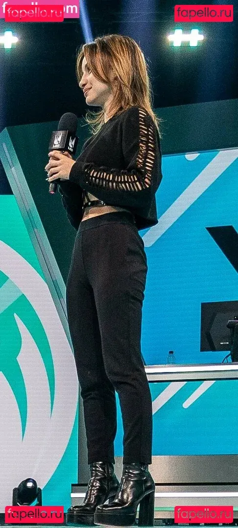 laure_bv Onlyfans Photo Gallery 