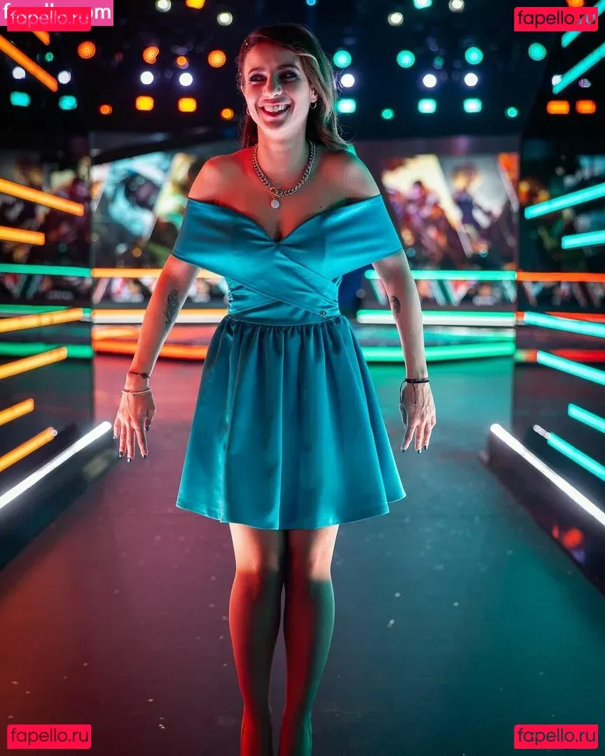 laure_bv Onlyfans Photo Gallery 