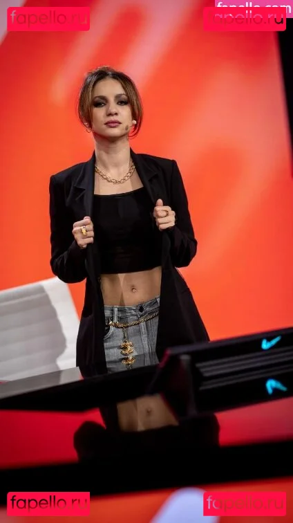 laure_bv Onlyfans Photo Gallery 