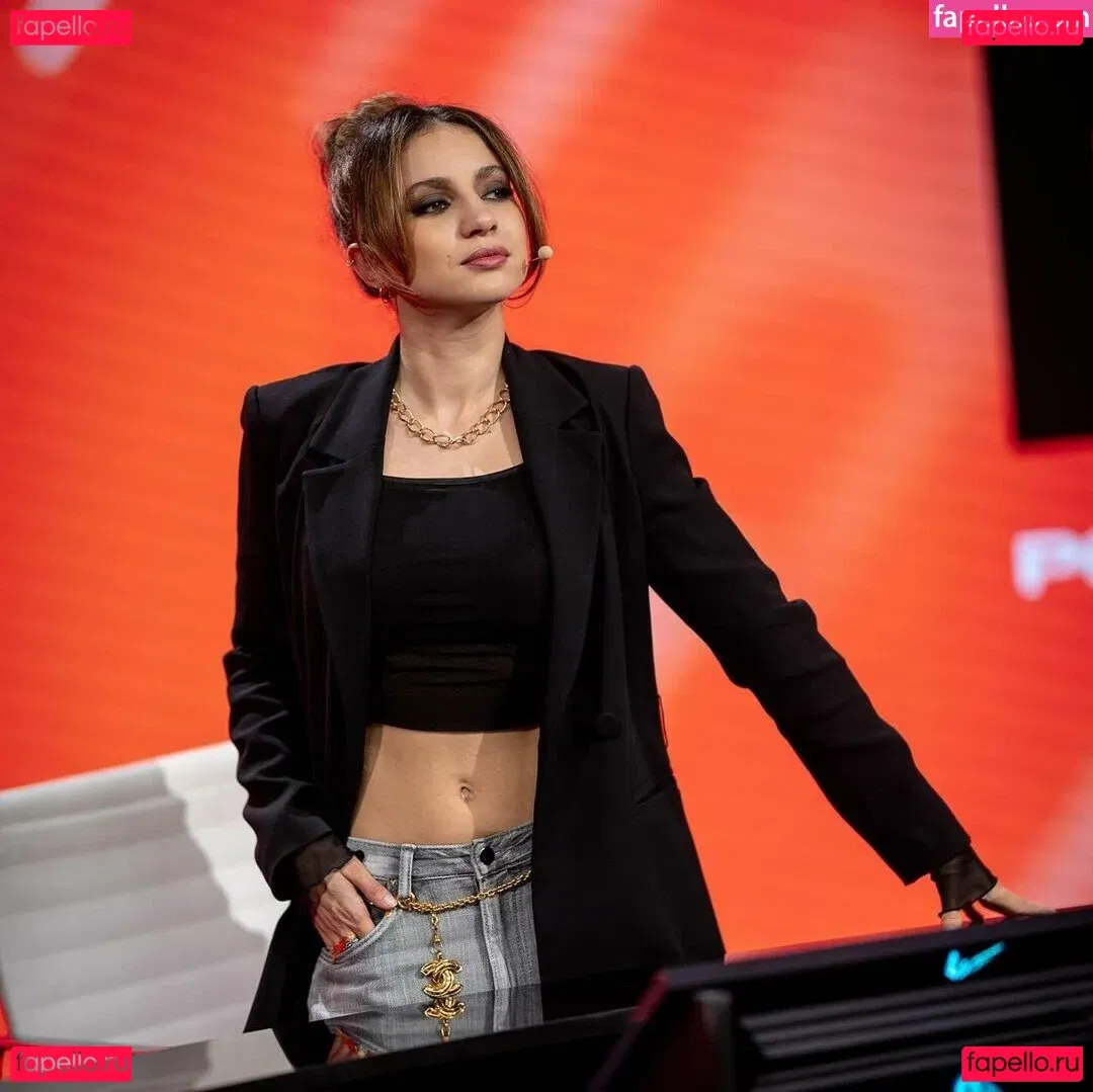 laure_bv Onlyfans Photo Gallery 