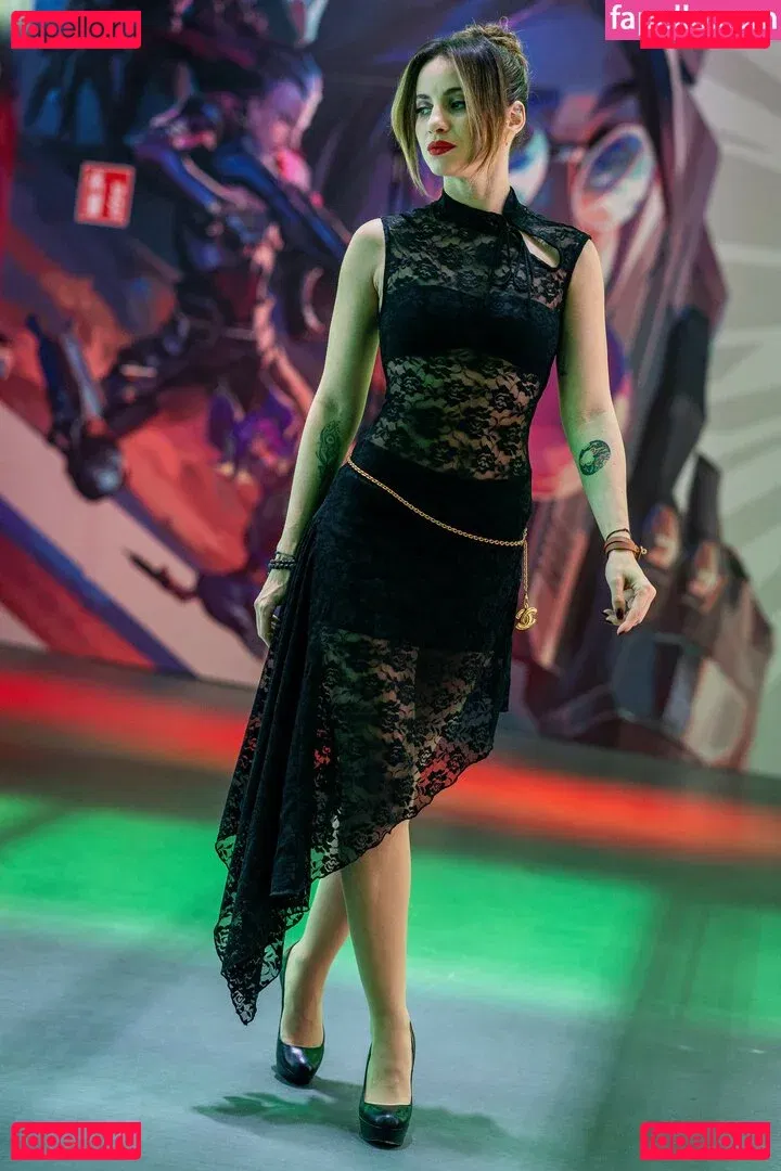 laure_bv Onlyfans Photo Gallery 