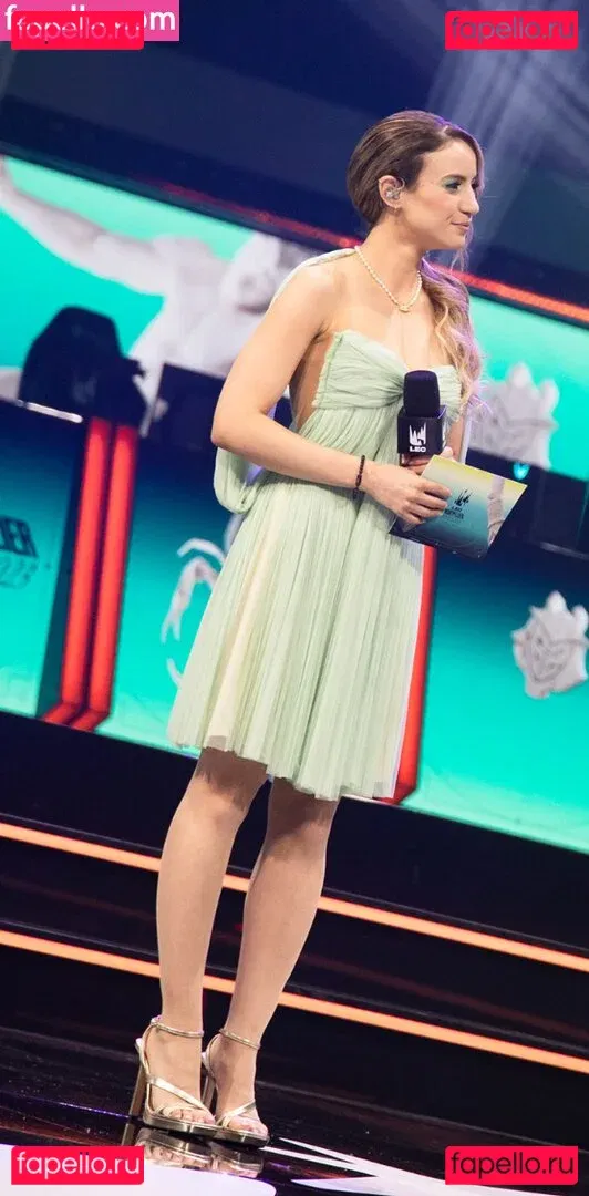 laure_bv Onlyfans Photo Gallery 