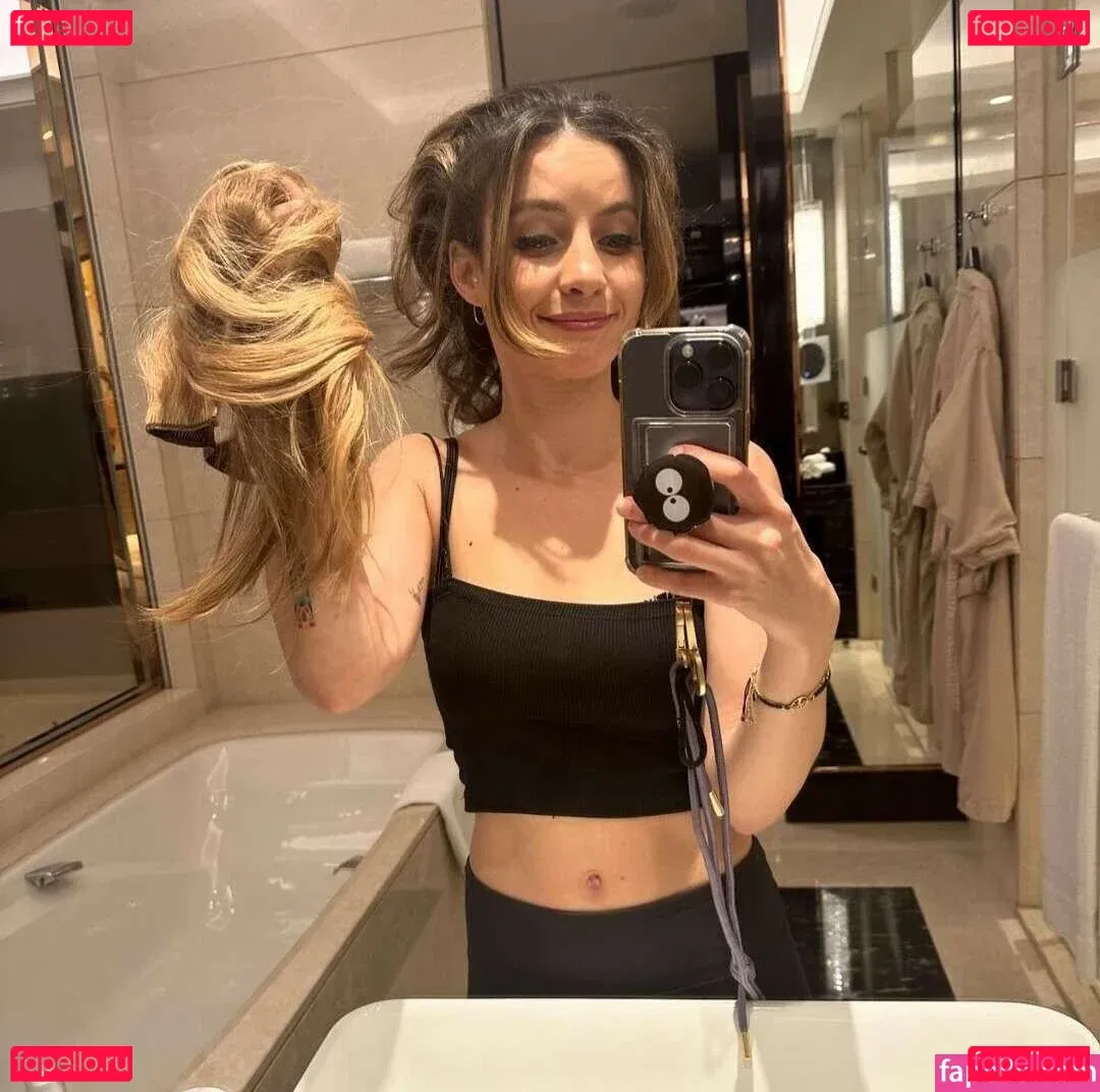 laure_bv Onlyfans Photo Gallery 