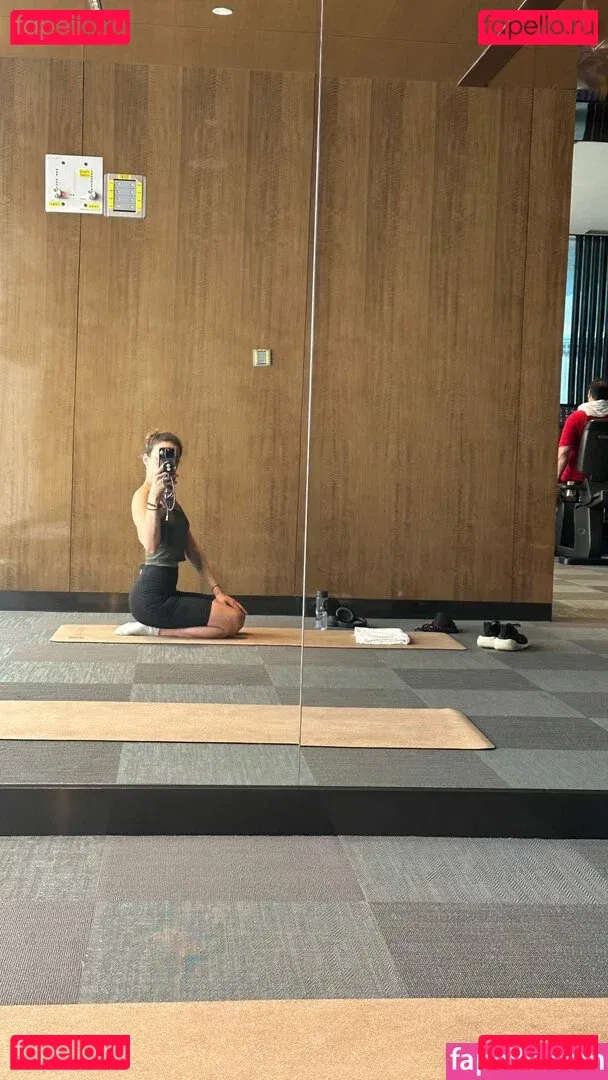 laure_bv Onlyfans Photo Gallery 