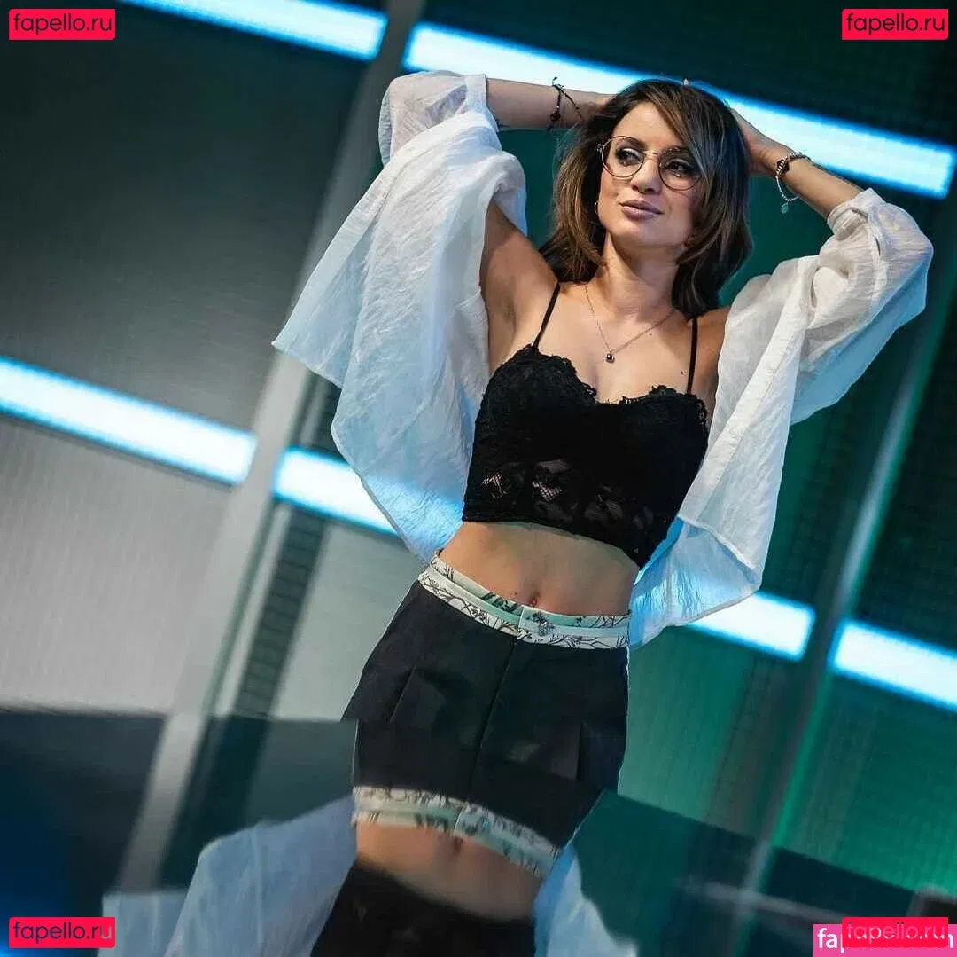 laure_bv Onlyfans Photo Gallery 