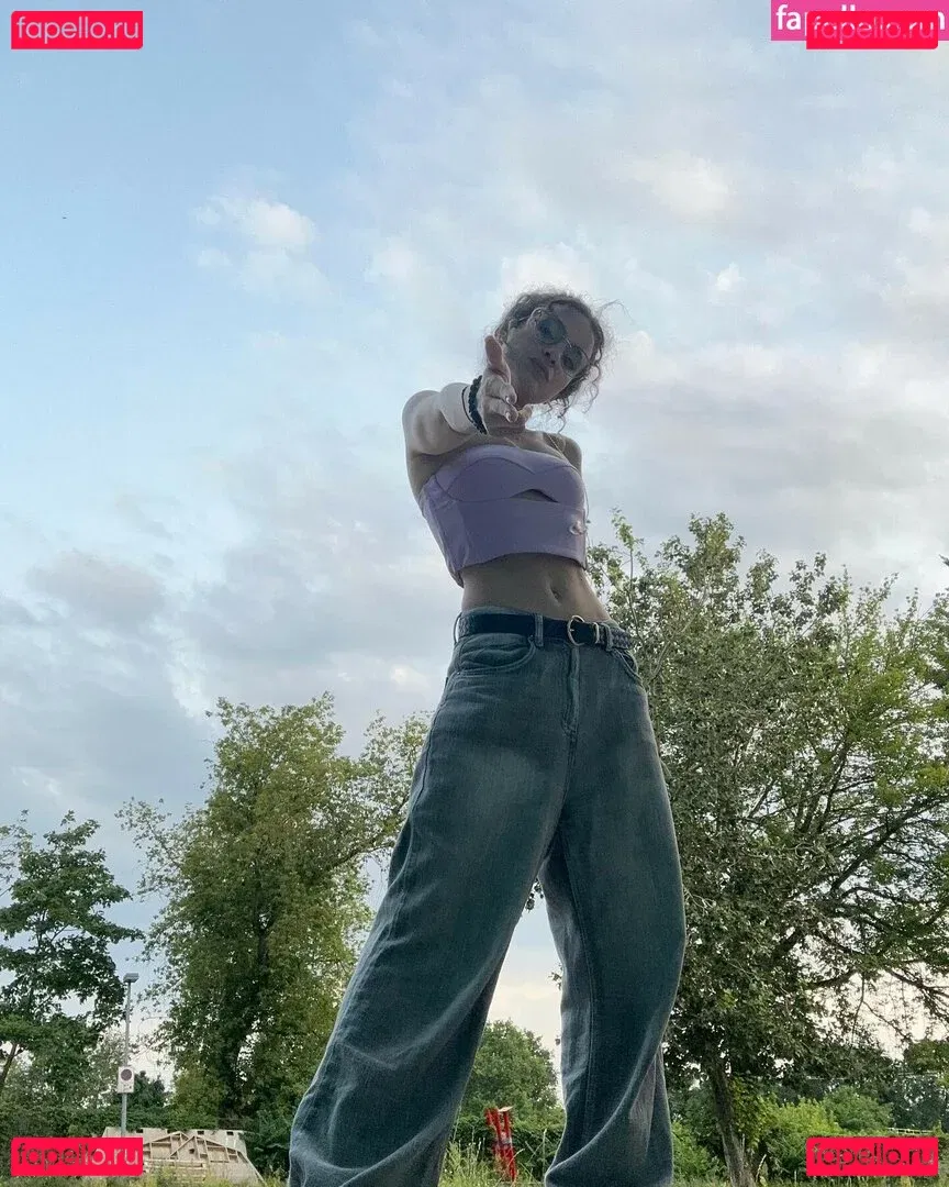 laure_bv Onlyfans Photo Gallery 