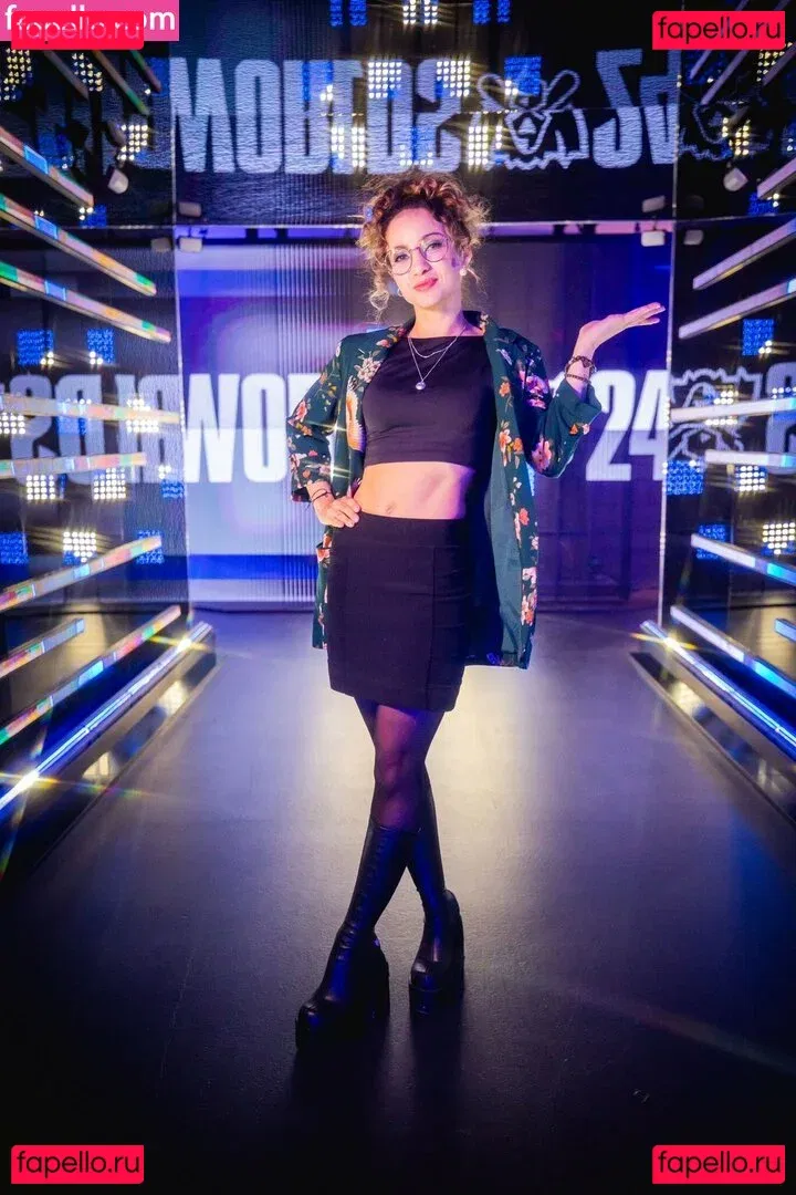 laure_bv Onlyfans Photo Gallery 