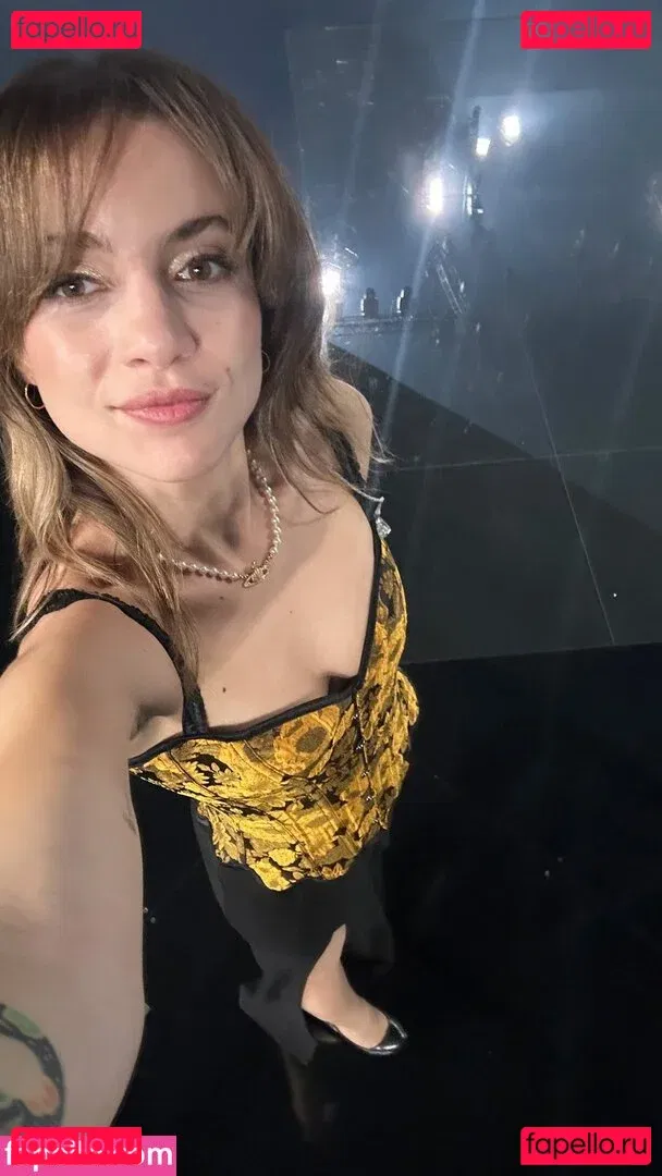 laure_bv Onlyfans Photo Gallery 