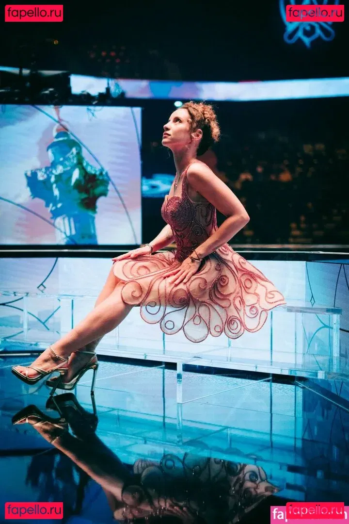 laure_bv Onlyfans Photo Gallery 