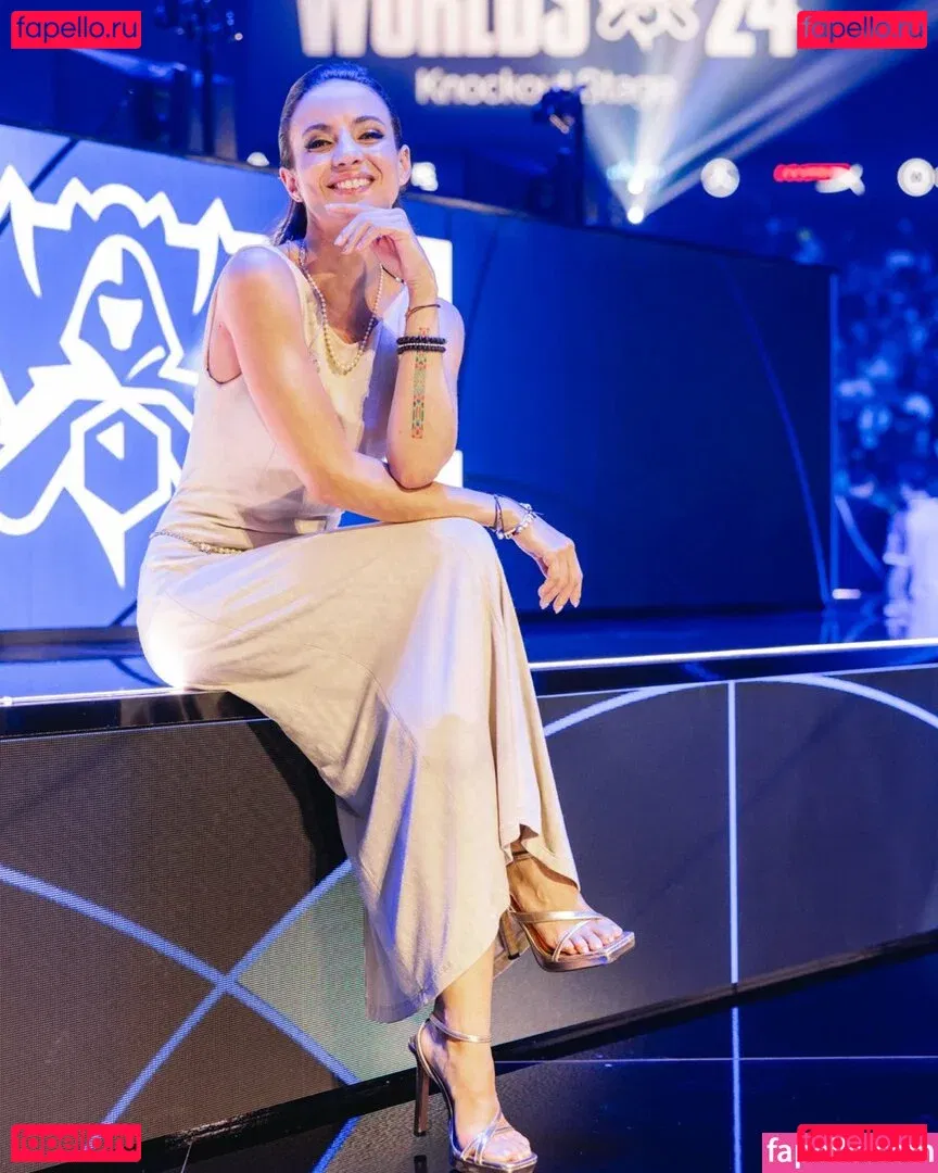 laure_bv Onlyfans Photo Gallery 