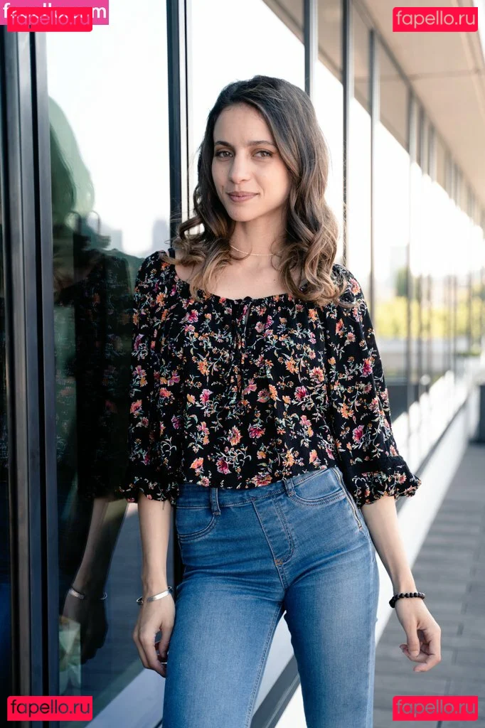 laure_bv Onlyfans Photo Gallery 