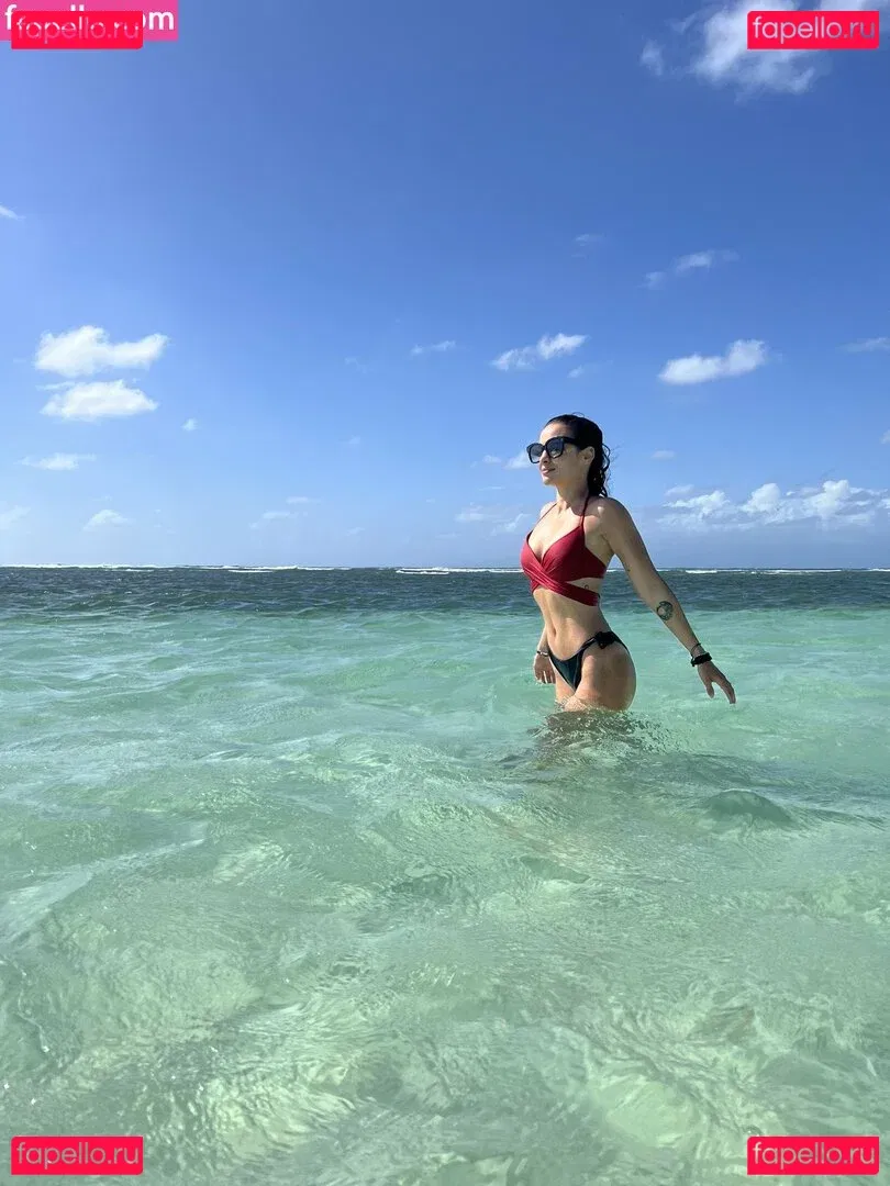 laure_bv Onlyfans Photo Gallery 