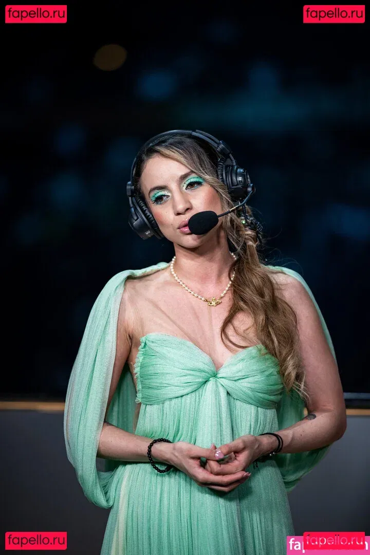 laure_bv Onlyfans Photo Gallery 