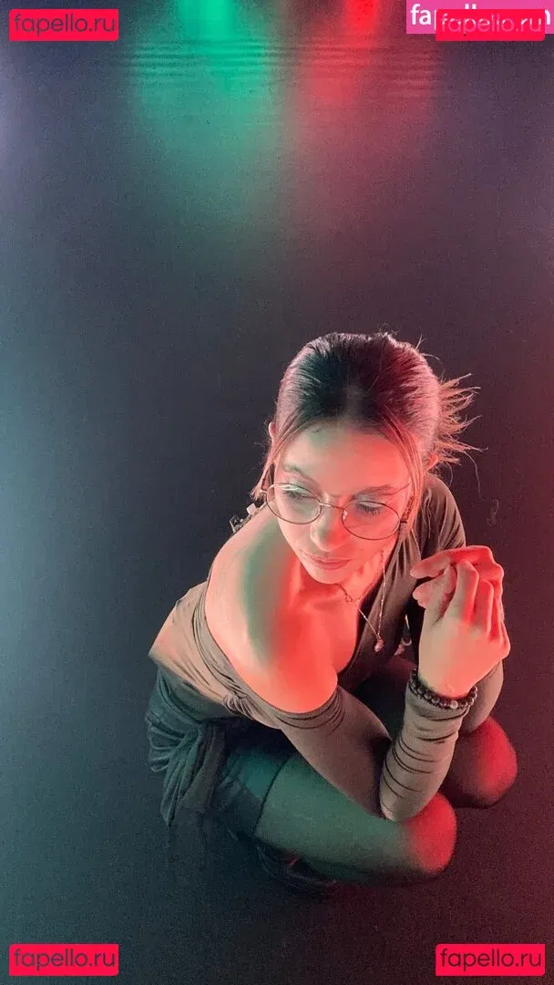 laure_bv Onlyfans Photo Gallery 