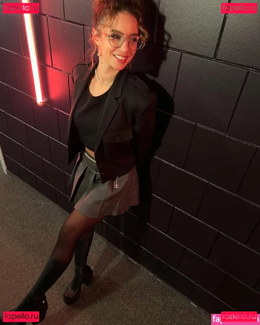 laure_bv Onlyfans Photo Gallery 