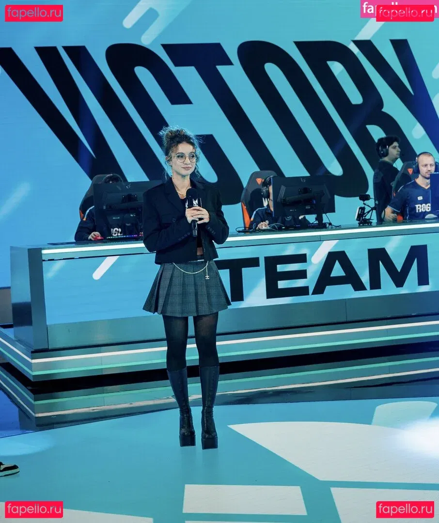 laure_bv Onlyfans Photo Gallery 