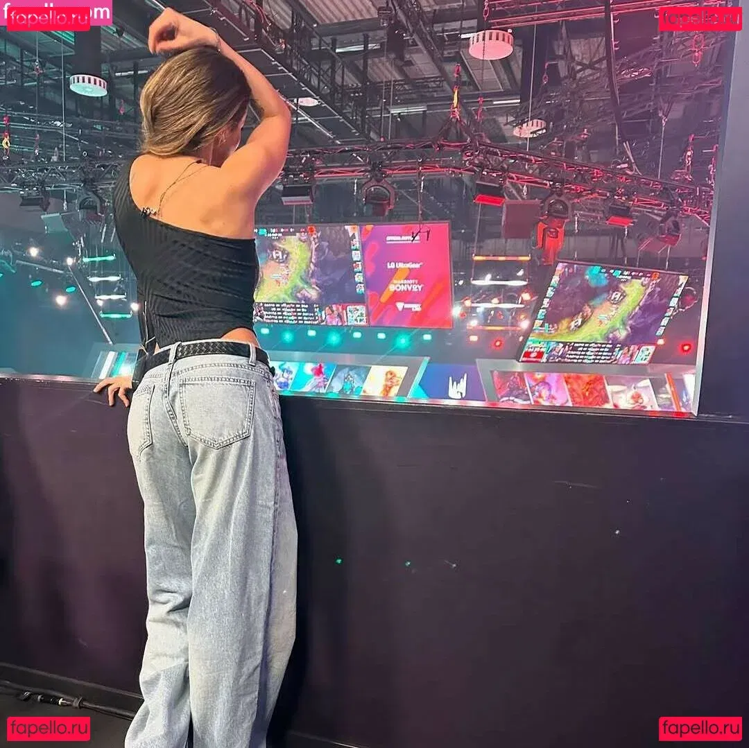 laure_bv Onlyfans Photo Gallery 