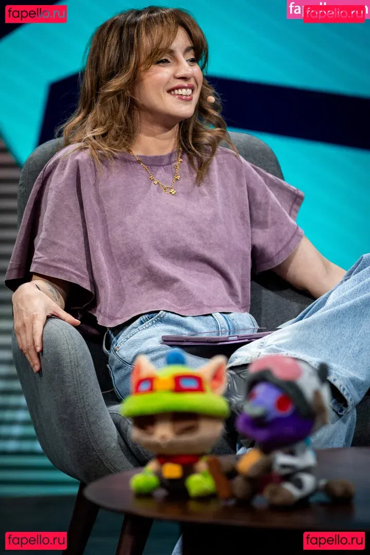 laure_bv Onlyfans Photo Gallery 