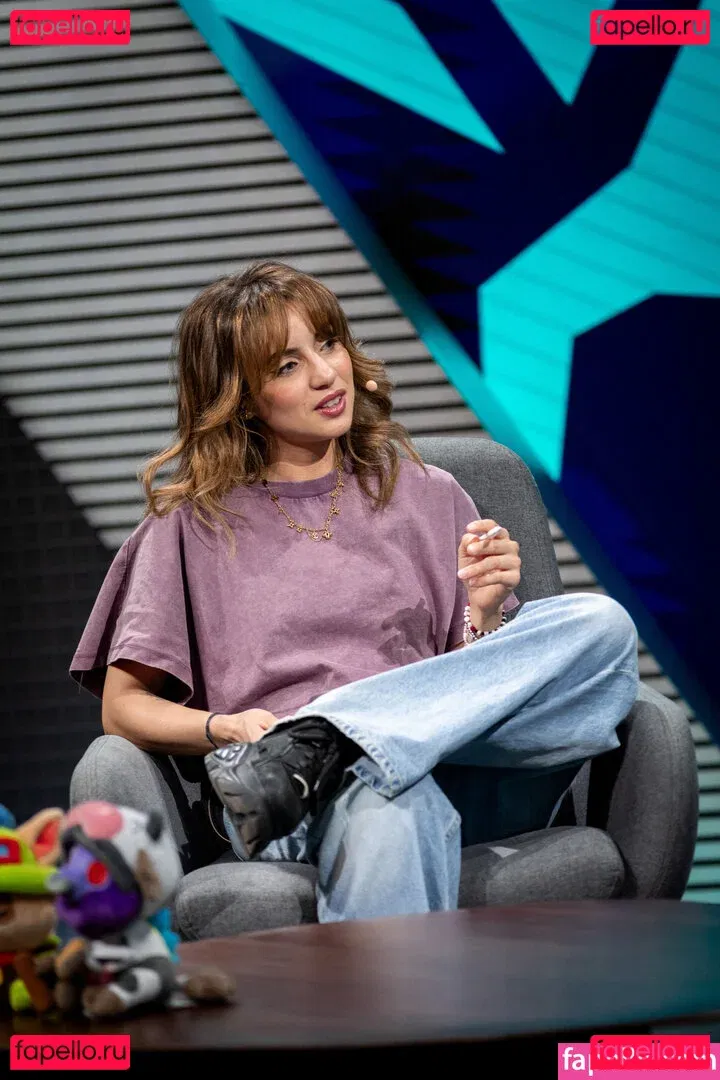 laure_bv Onlyfans Photo Gallery 