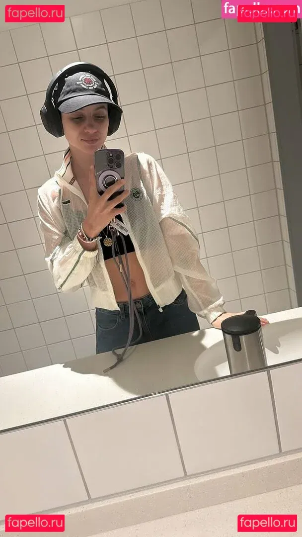 laure_bv Onlyfans Photo Gallery 