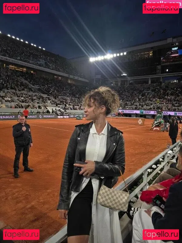 laure_bv Onlyfans Photo Gallery 