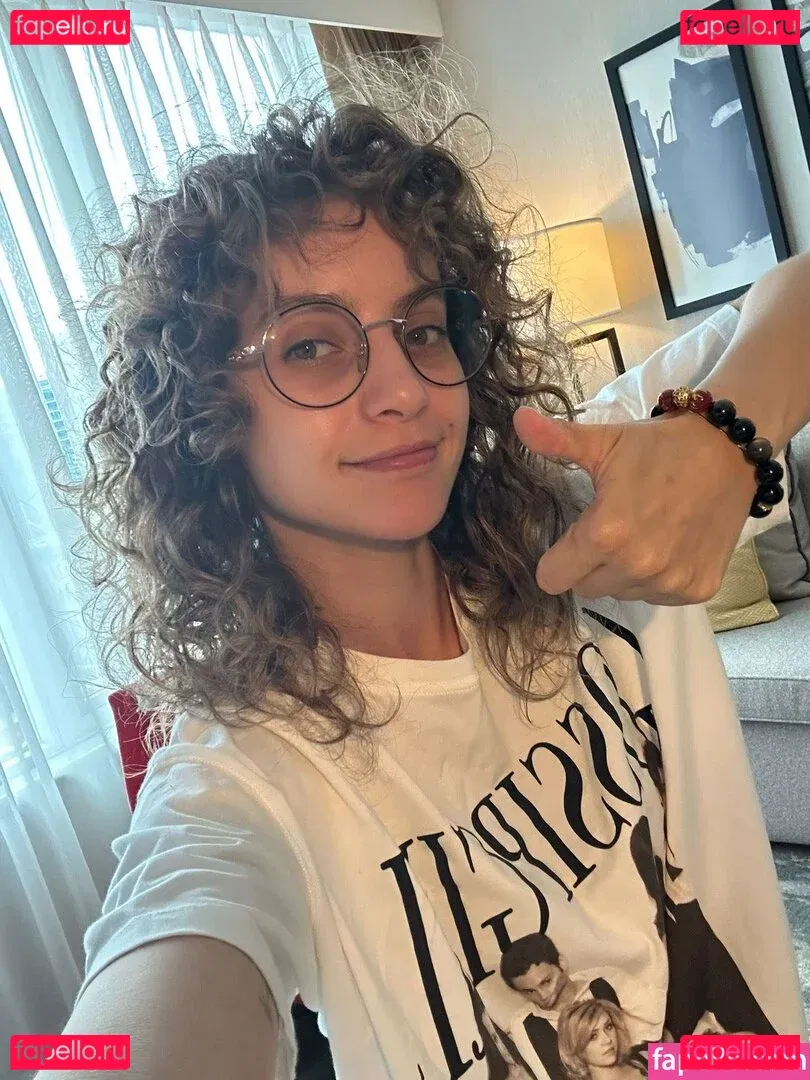 laure_bv Onlyfans Photo Gallery 