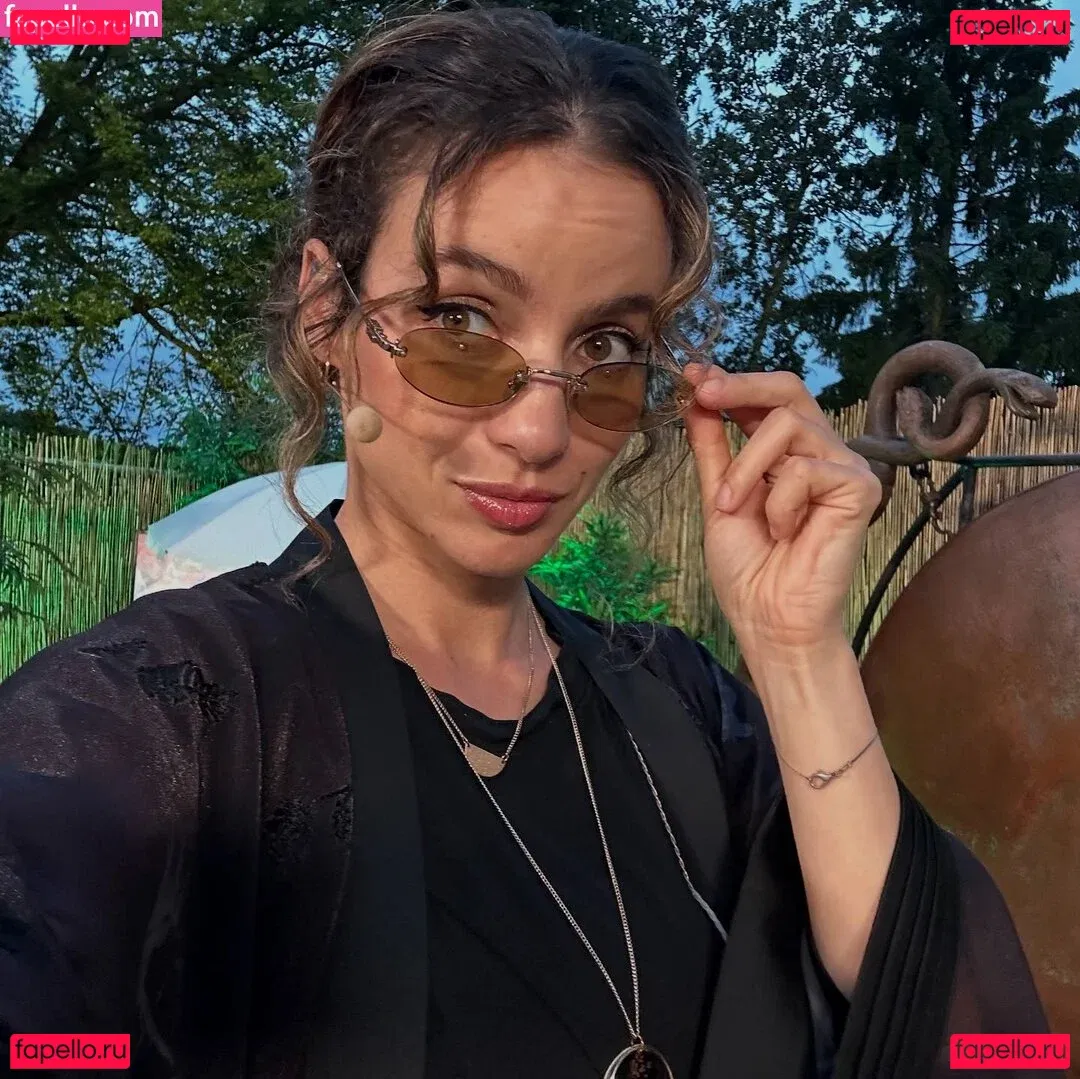 laure_bv Onlyfans Photo Gallery 