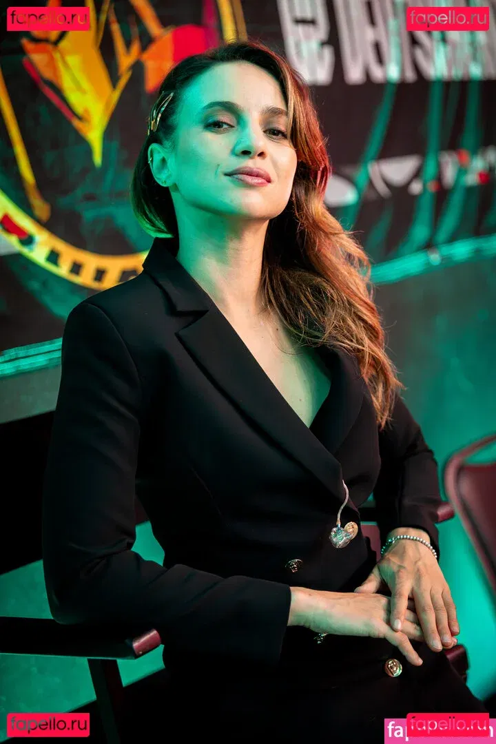 laure_bv Onlyfans Photo Gallery 