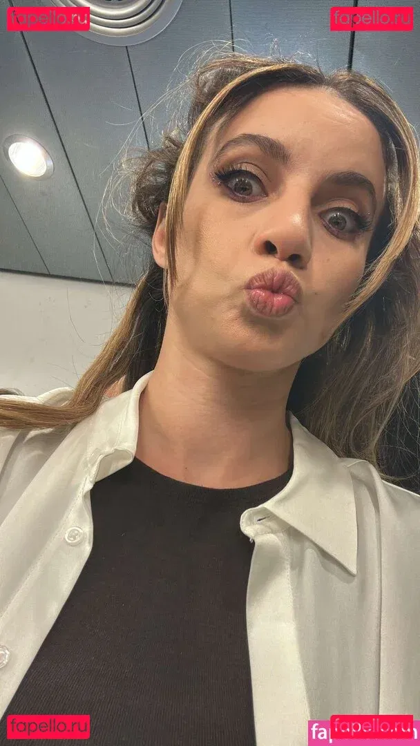 laure_bv Onlyfans Photo Gallery 