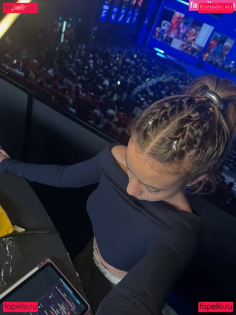 laure_bv Onlyfans Photo Gallery 