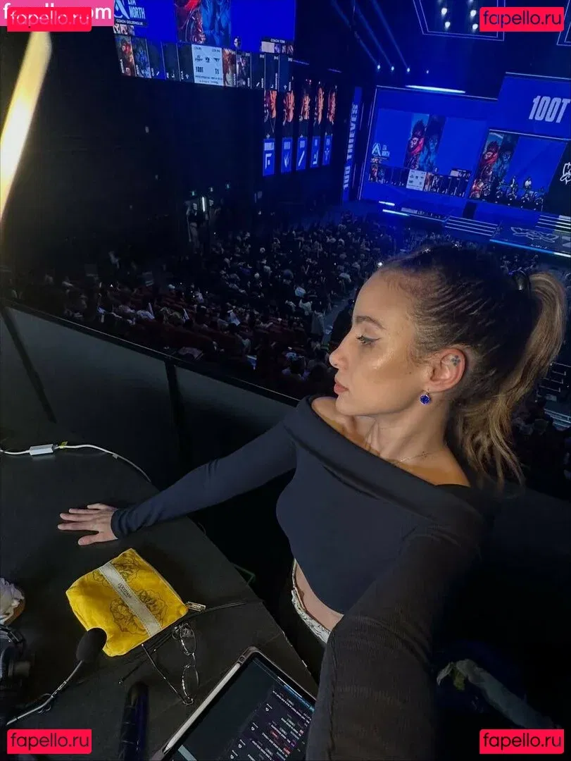 laure_bv Onlyfans Photo Gallery 