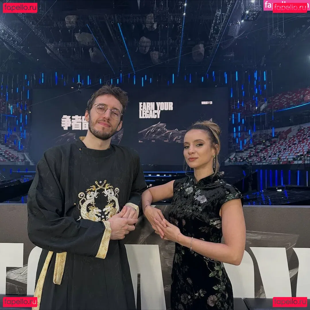 laure_bv Onlyfans Photo Gallery 