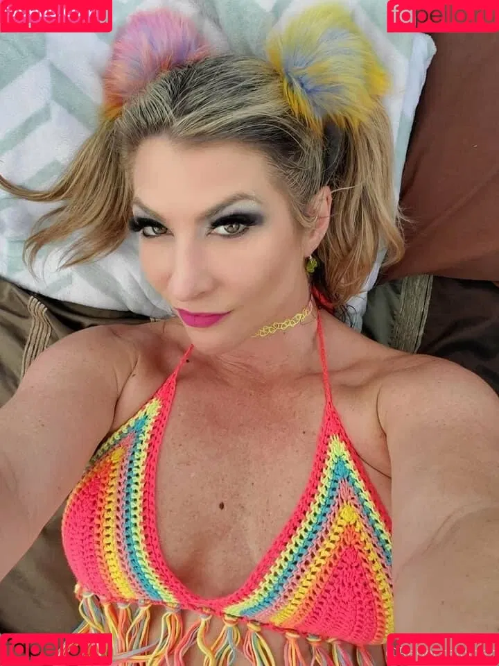 therebeccaryder Onlyfans Photo Gallery 