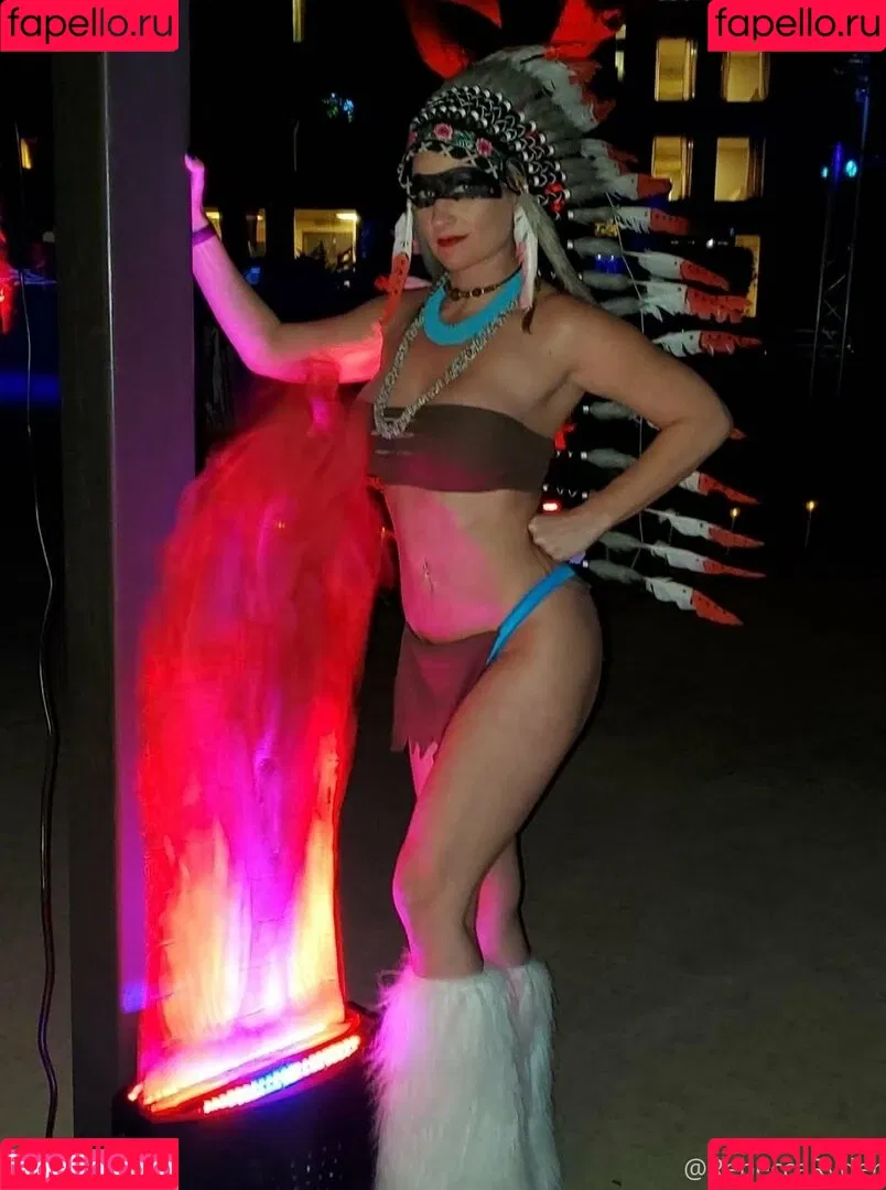 therebeccaryder Onlyfans Photo Gallery 
