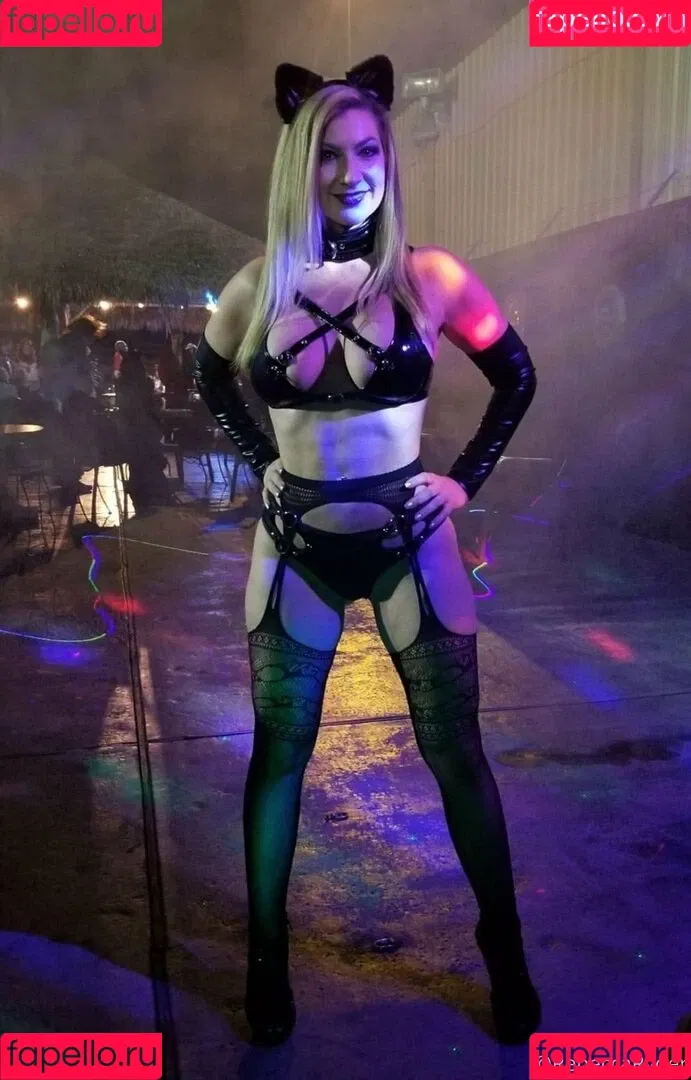 therebeccaryder Onlyfans Photo Gallery 