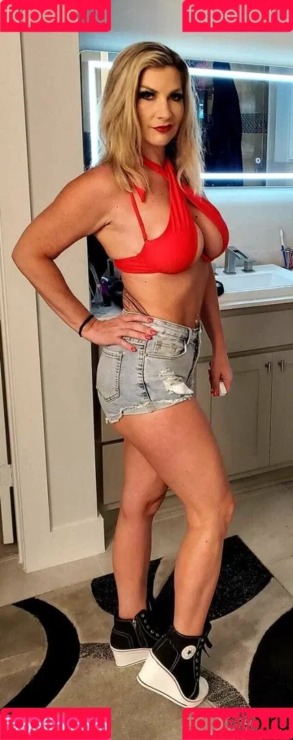 therebeccaryder Onlyfans Photo Gallery 