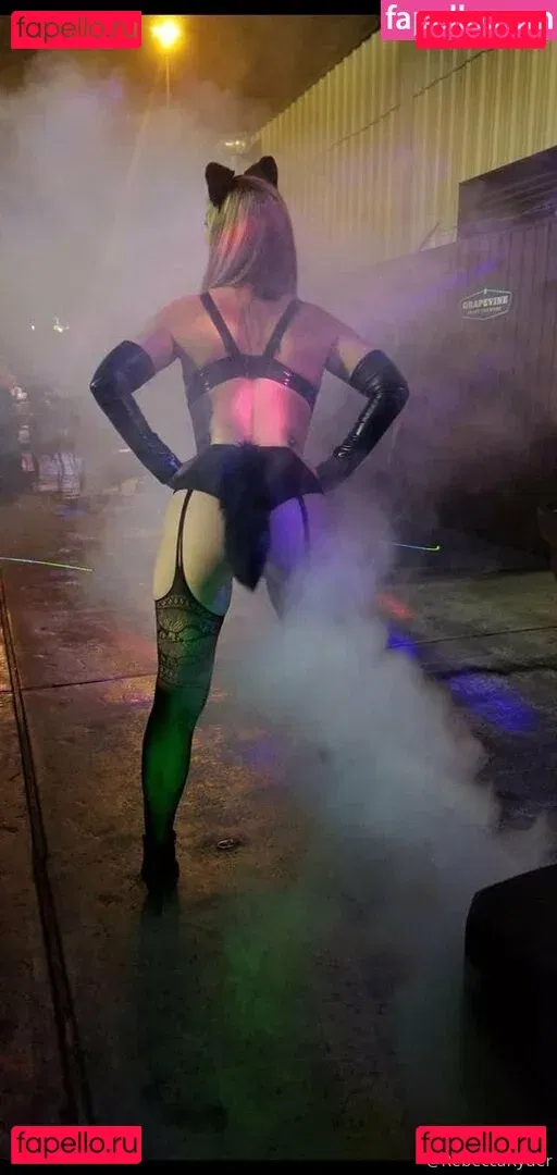 therebeccaryder Onlyfans Photo Gallery 