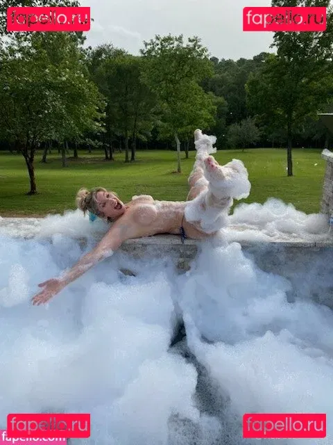 therebeccaryder Onlyfans Photo Gallery 