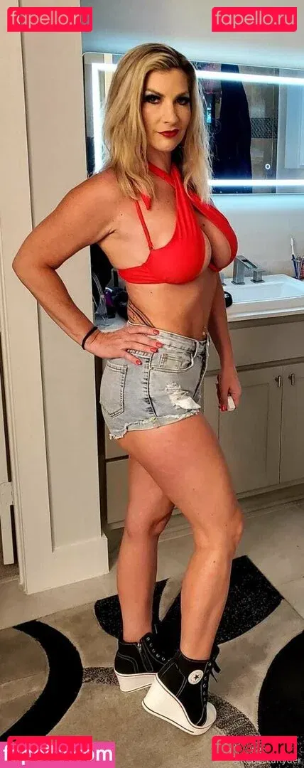 therebeccaryder Onlyfans Photo Gallery 