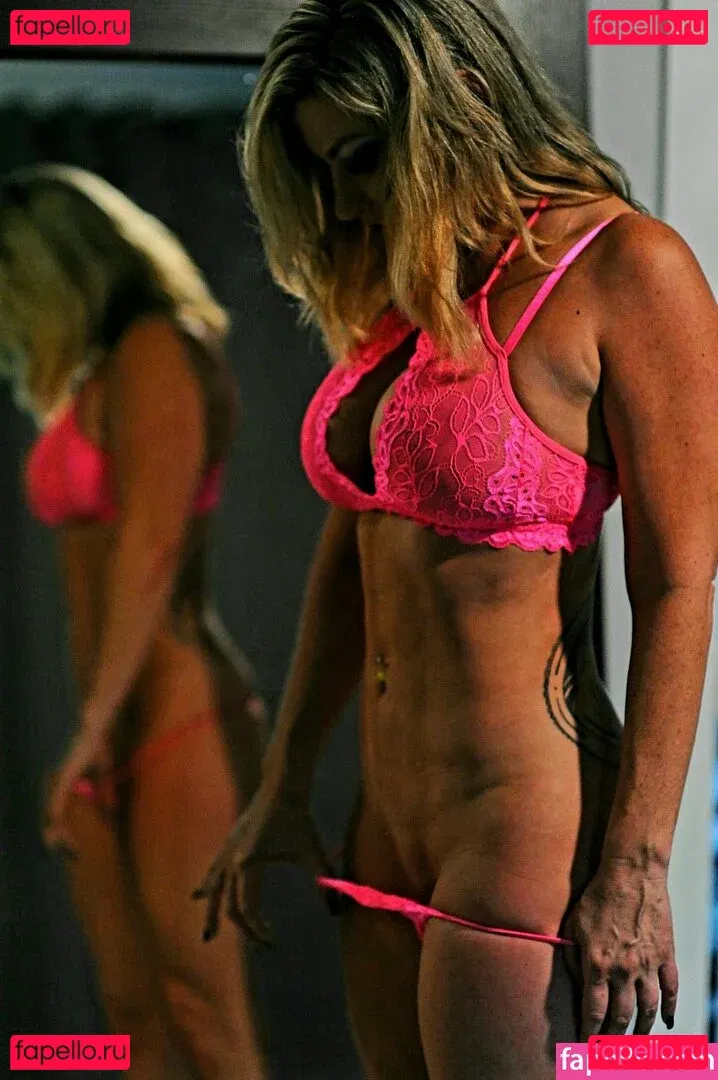 therebeccaryder Onlyfans Photo Gallery 